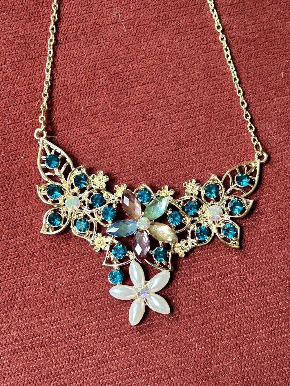 BETSEY JOHNSON PINK WHITE AND BLUE FLOWER CLUSTER 20" NECKLACE